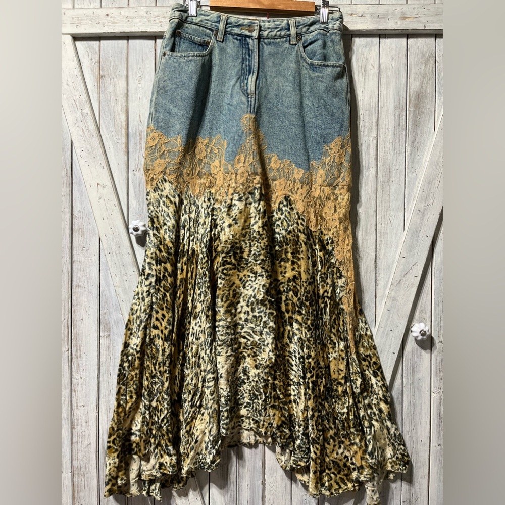 Gorgeous Skirt **Much detailed with many fabrics!!**A MUST HAVE!!!!